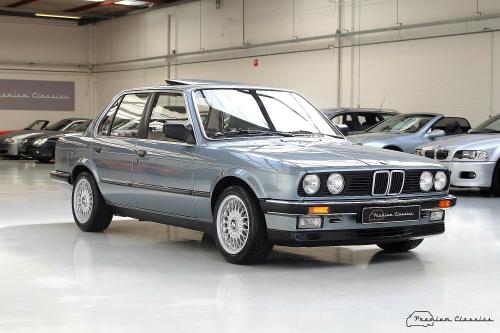 BMW 325i E30 | 63.000km (!) | Eerste lak! | Schuifdak | Collectors item!