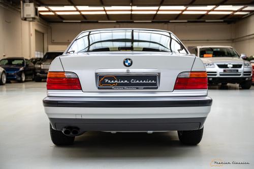 BMW 325i E36 Coupé | 36.000KM | New condition | Full history