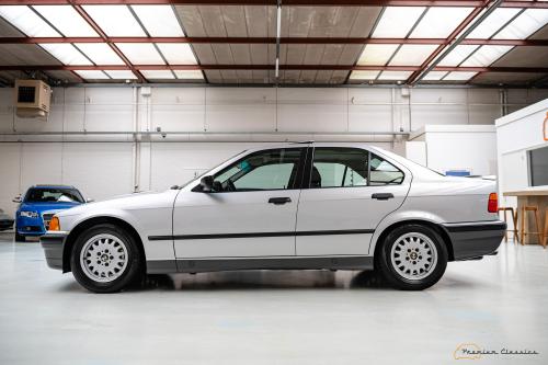 BMW 325i E36 Sedan | 38.000 KM | Manueel | Prima staat | M Stuurwiel | M Ophanging
