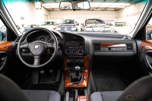 BMW 325i E36 Sedan | 38.000 KM | Manueel | Prima staat | M Stuurwiel | M Ophanging