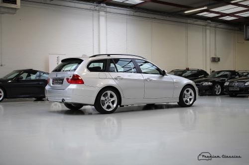 BMW 335i Touring E91 | 51.000KM! | Manual |  Navi. Pro | Leder | Stoelverwarming