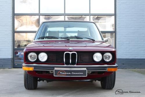 BMW 520/4 E12 | 45.000km | Malaga rood | Collectors item