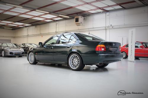 BMW 530i E39 | Facelift | 93.000KM | Handbak | Schuifdak | Navi. Pro |