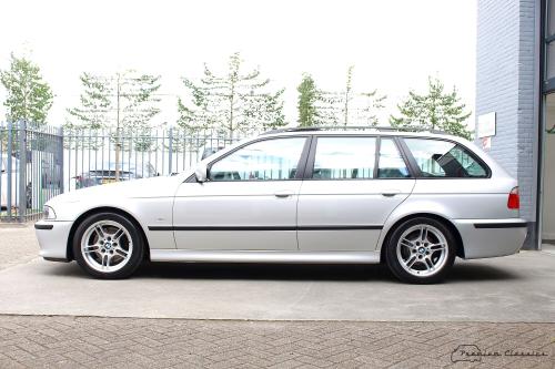 BMW 530iA E39 Touring | 132.000km | Comfortstoelen | Navi | Xenon | PDC