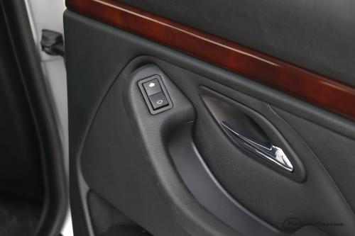 BMW 530iA Touring E39 | 103.000KM! | Leer | Xenon | PDC | Shadowline