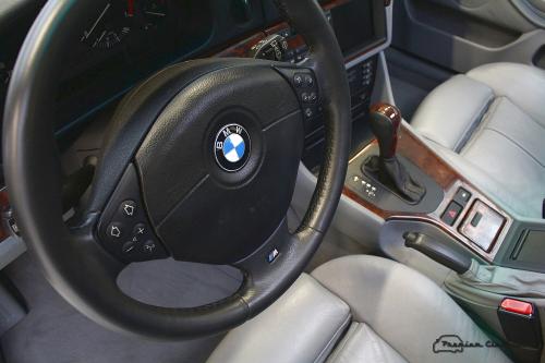 BMW 540iA E39 Touring I 77.000 KM I Leder I Navi I Schuifdak I Xenon I Integrated Childseats I HiFi I PDC