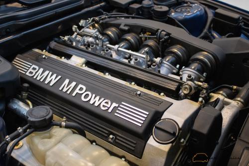 BMW M5 3.8 E34 | 41.000KM | 340HP | HiFi | Memory Seats | Seat Heating | Avusblau