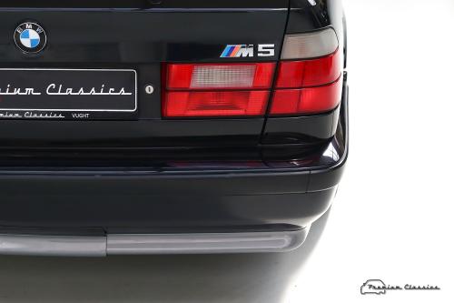 BMW M5 E34 Touring | EVO | Panorama | Stoelverwarming | HiFi