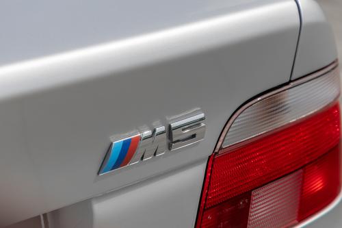 BMW M5 E39 Limousine | 41.000KM | Individual | DSP
