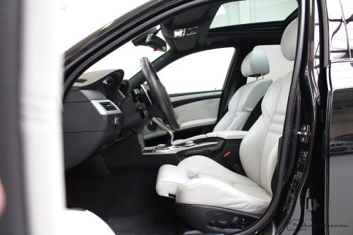 BMW M5 E61 Touring | 57.000KM!! 1 van 1025 | Individual audio | Head Up Display
