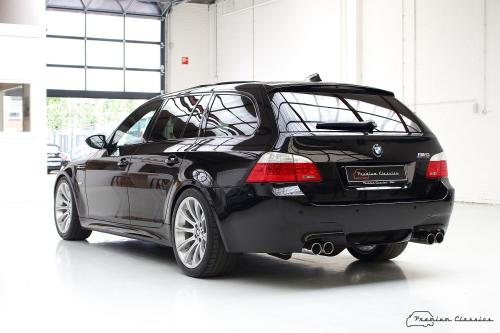BMW M5 E61 Touring | 73.000 KM | Panoramadak | Adaptieve koplampen