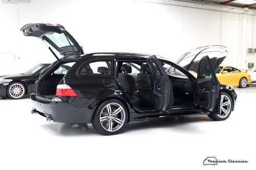 BMW M5 Touring E61 | 84.000KM! | Panorama | Soft Close | Head-up display