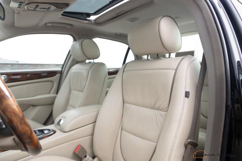Jaguar XJ Super V8 | 94.000KM | Sunroof | Seat Heating Front + Rear | Alpine