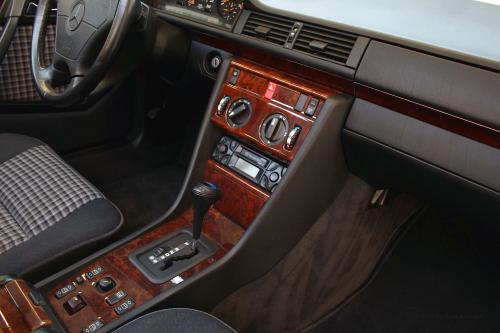 Mercedes E200 Cabrio | 100.000KM | Sportline | Karo interior