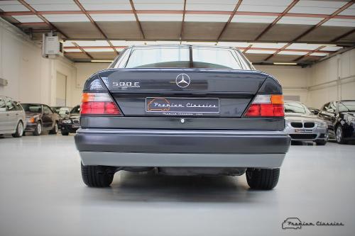 Mercedes-Benz 500E W124 Sedan | 130.0000KM | Memory Seats | BOSE Sound System | Stoelverwarming