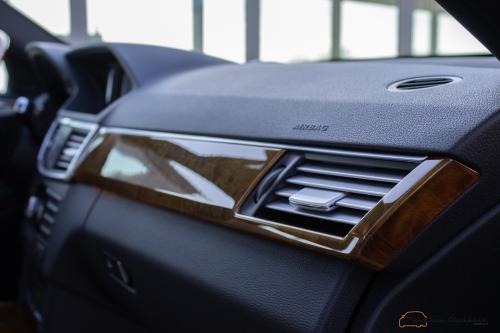 Mercedes-Benz E500 4Matic Estate | 74.000KM | Swiss Car | AMG Package | Designo