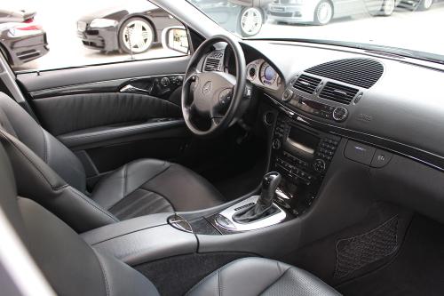 Mercedes-Benz E55 AMG Sedan W211 | 75.000KM! | Multicontourstoelen | Parktronic | Bi-Xenon | Stoelverwarming