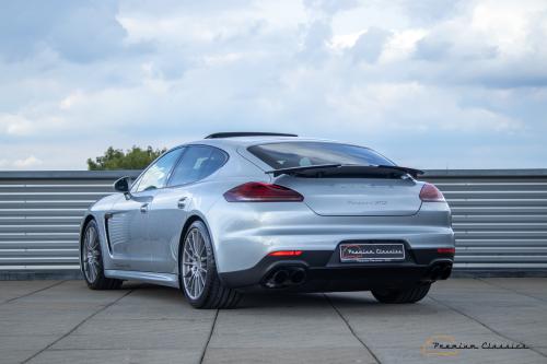 Porsche Panamera GTS | 33.000KM | CarPlay | Sunroof | BOSE | Ventilated Seats | Sport Chrono